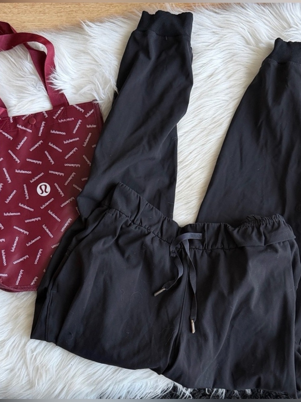 Lululemon on the fly joggers